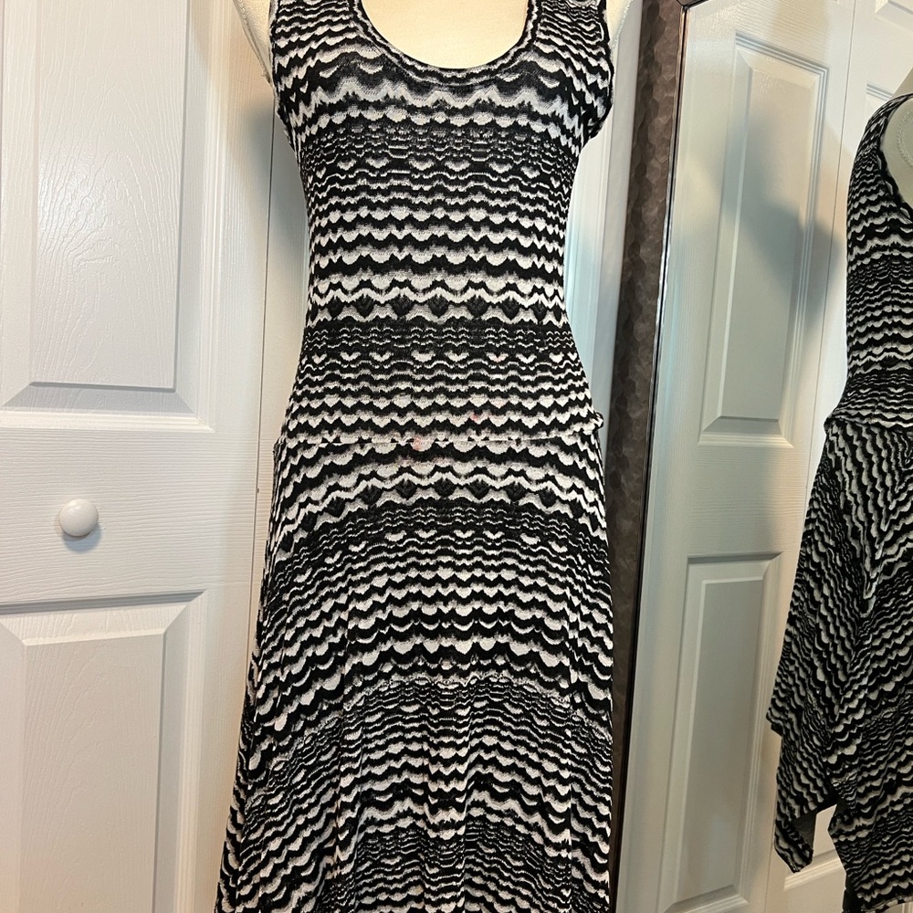 BCBGMaxAzria Black and White Sheath Midi Dress